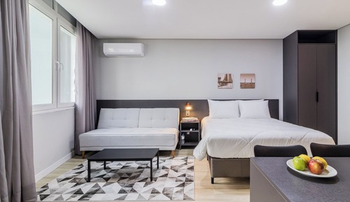 Deluxe Apartment
