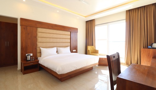 Deluxe Room (Non-View)