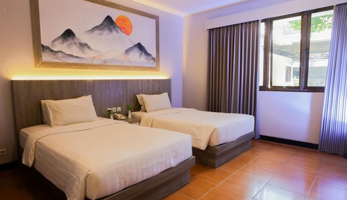 Superior Twin Room, City View