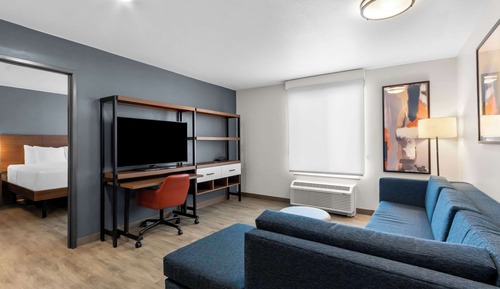 Suite, 1 King Bed, Non Smoking