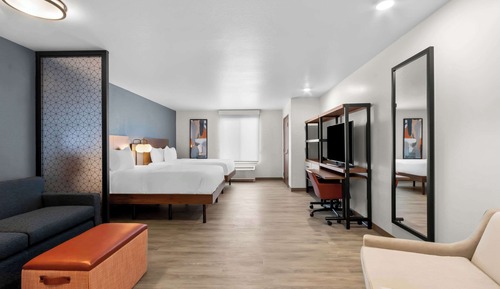 Suite, 2 Queen Beds, Non Smoking