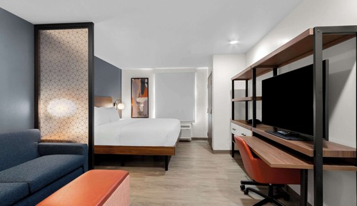 Suite, 1 King Bed, Non Smoking