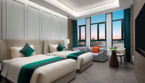 Deluxe Room, Multiple Beds, Smoking