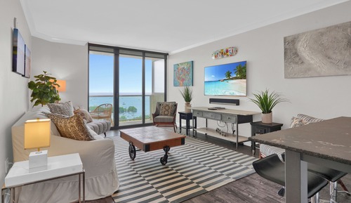 Comfort Condo, 1 King Bed with Sofa bed, Kitchen