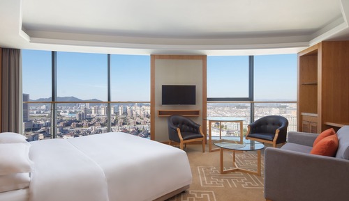 Grand Room, 1 King Bed