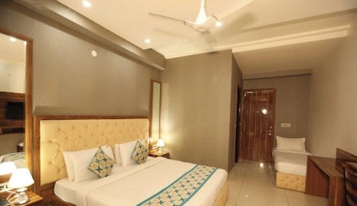 Deluxe Double or Twin Room