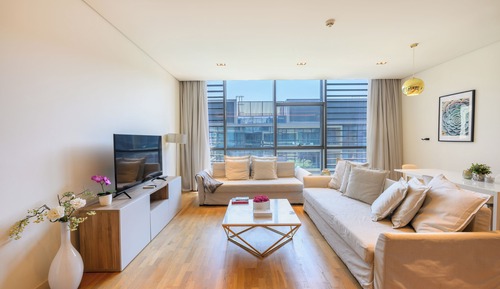 Luxury Apartment, Pool View