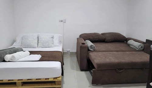Deluxe Studio