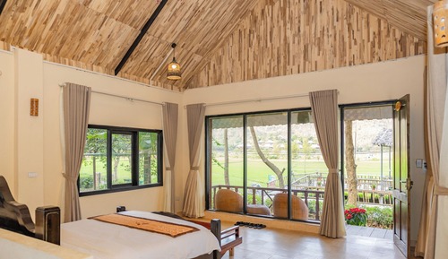 Traditional Bungalow, Valley View