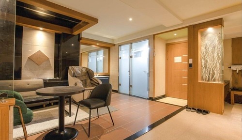 Family Suite (Check-In Weekday 5PM, Weekend 7PM)