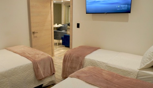 Deluxe Apartment