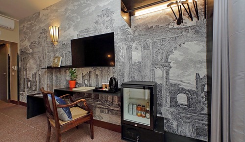 Deluxe Triple Room, City View