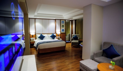 Deluxe Room, 1 King Bed