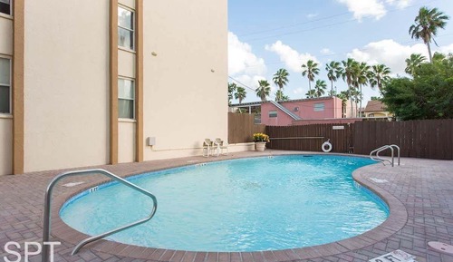 Condo, 2 Bedrooms