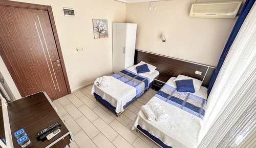 Basic Twin Room, Balcony