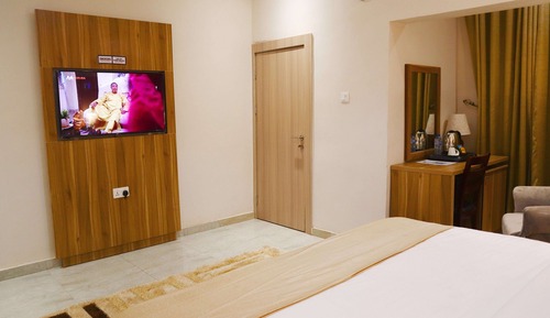 Deluxe Single Room, Balcony, Pool View