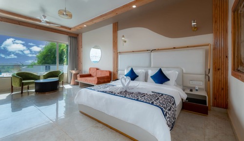 The Grand Superior Pool View Room