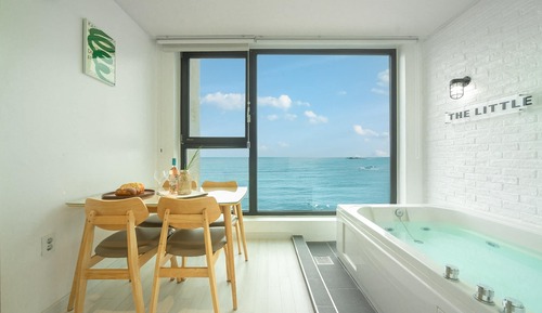 Basic Room, 1 Bedroom (Room202 Golden yellow (spa/oceanview))