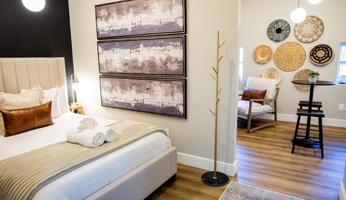Deluxe Condo