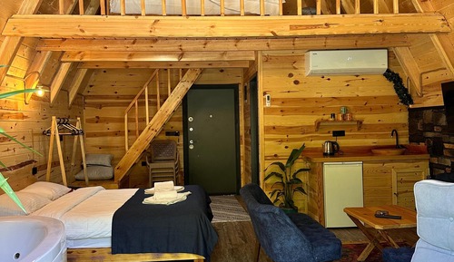 Basic Bungalow, River View