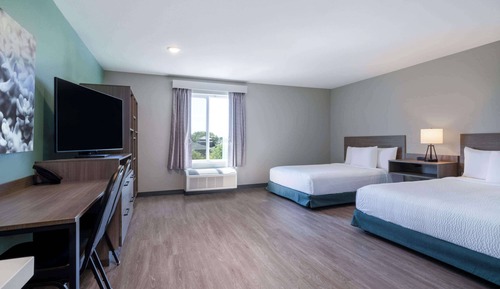Standard Room, 2 Queen Beds, Non Smoking (Mobility, Tub w/Grab Bars)