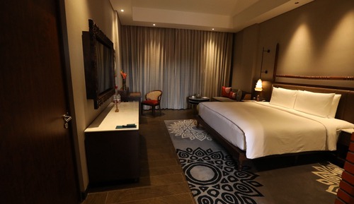 Superior Room, 1 King Bed
