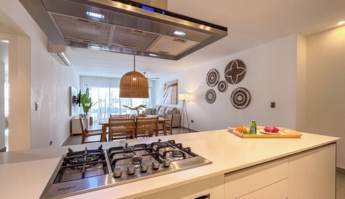 Luxury Apartment, 3 Bedrooms, Partial Ocean View