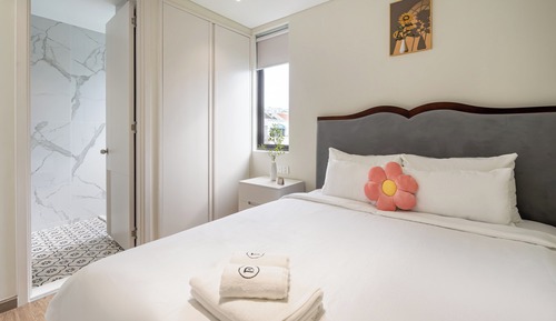 Junior One-bedroom Suite Balcony - Garden view