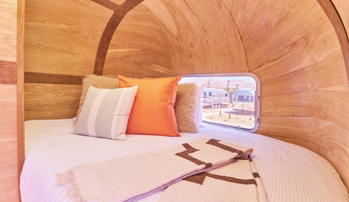 Deluxe Studio, 1 Queen Bed