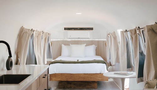 Deluxe Studio, 1 Queen Bed