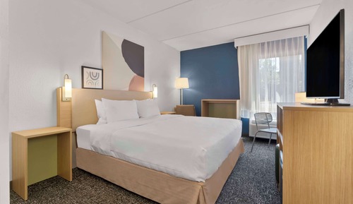 Room, 1 King Bed, Accessible (Hearing)
