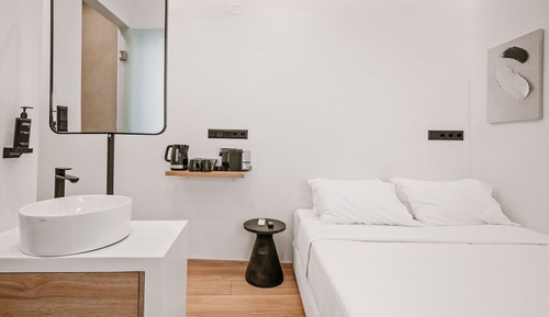 Economy Room