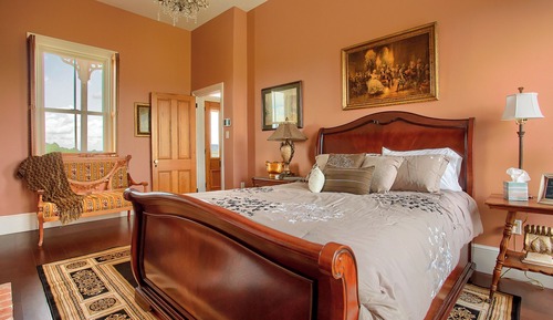Luxury Room, 1 Queen Bed, Private Bathroom