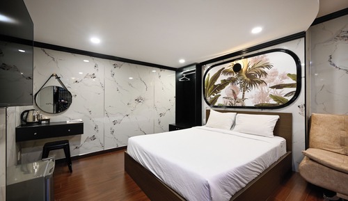 Suite Double with Bathtub