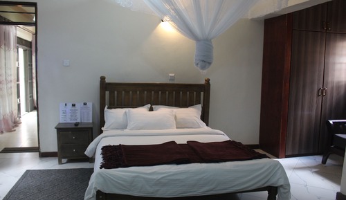 Deluxe Suite, 2 Bedrooms, 2 Bathrooms, Garden View