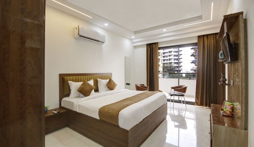 Deluxe Room, Balcony, City View