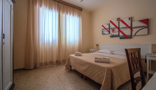 Basic Room, Pool View