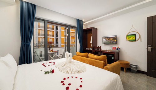 Deluxe Double Room, City View