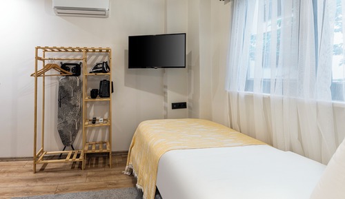 Economy Studio