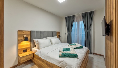 Deluxe Apartment, Patio, Mountain View