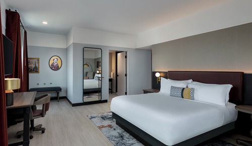 Standard Room, 1 King Bed, Corner