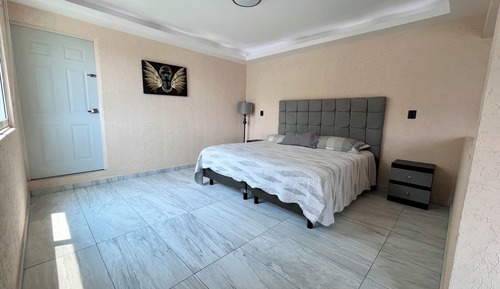 Superior Suite, City View