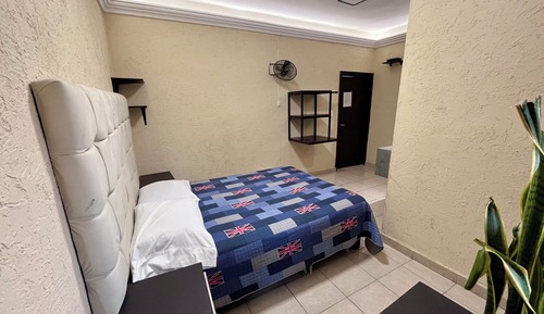 Standard Room, 1 Queen Bed