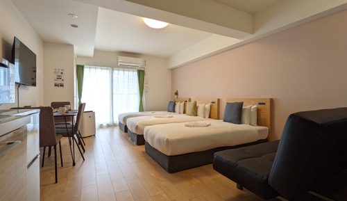 Design Quadruple Room, City View