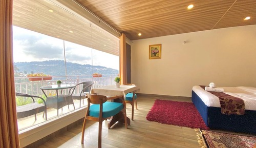 Family Room, Mountain View