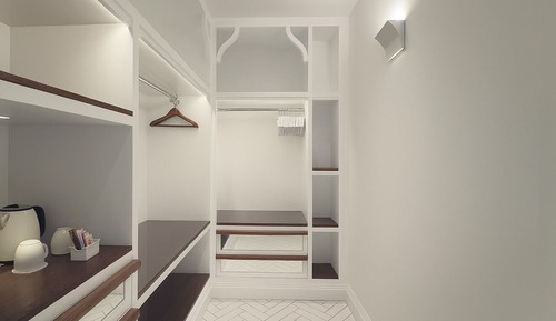 Classic Triple Room, City View