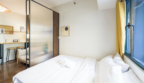 Premier Condo, Multiple Beds, Balcony, Pool View