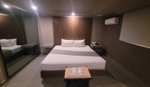 Premium Room, 1 King Bed