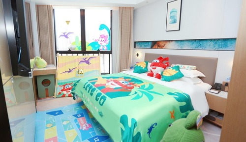 Family Room, 1 King Bed, Non Smoking