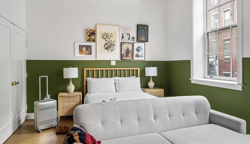 Studio, 1 Queen Bed, Courtyard Area